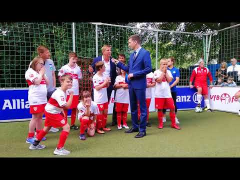 Bürgerfest : Marko Rehmer beim Charity-Torwandschießen für Herzkinder 3gp
