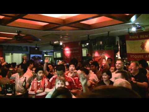 You&#039;ll Never Walk Alone (Liverpool fans singing in pub)