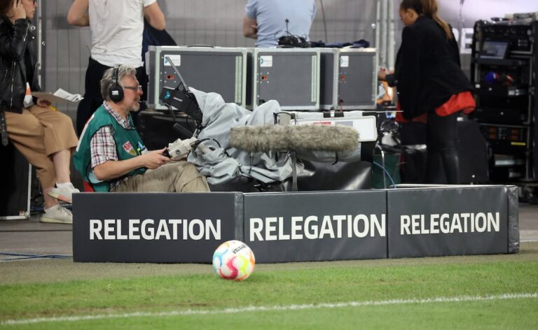 Bundesliga-Relegation-Kamera