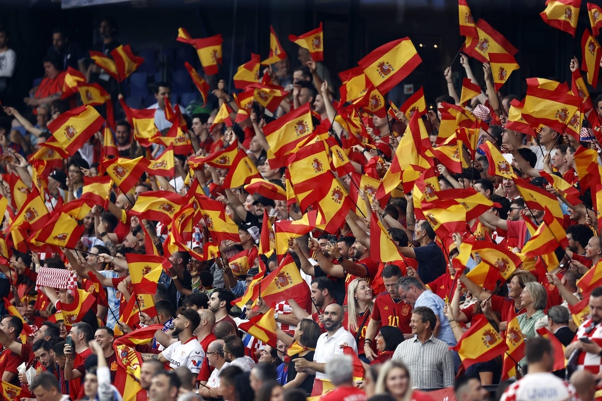 spanien-fans-stadion-news-min spanien - schweiz tipp