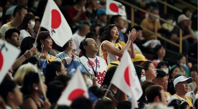 japan-fans-flaggen