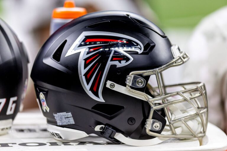 atlanta-falcons-helm