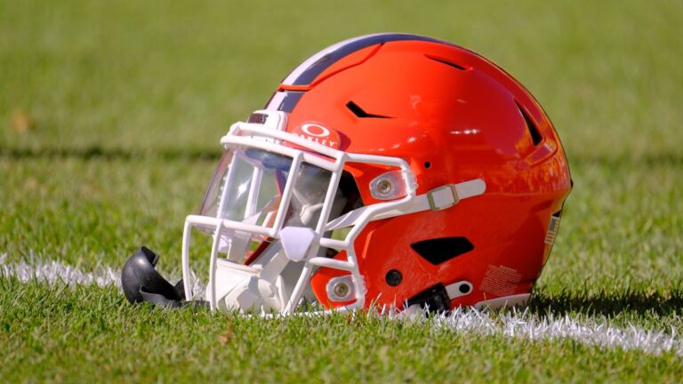 cleveland-browns-helm