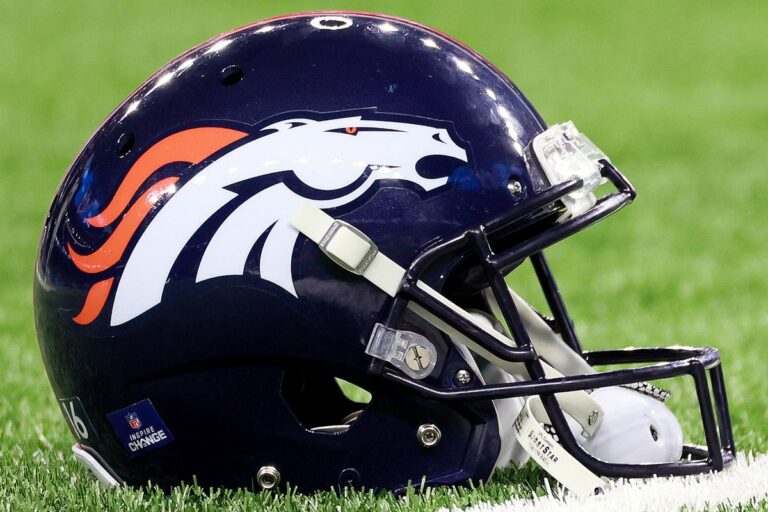 denver-broncos-helmet