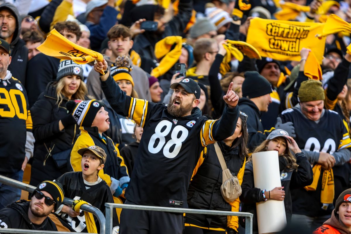 pittsburgh-steelers-fans