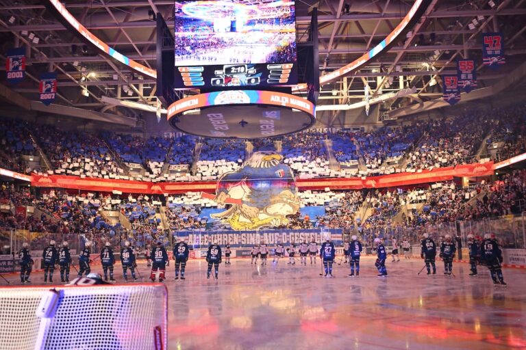 Eishockey-Fans-Adler-Mannheim