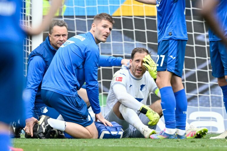 Hoffenheims Torwart Oliver Baumann nach dem Dortmunder Siegtor.