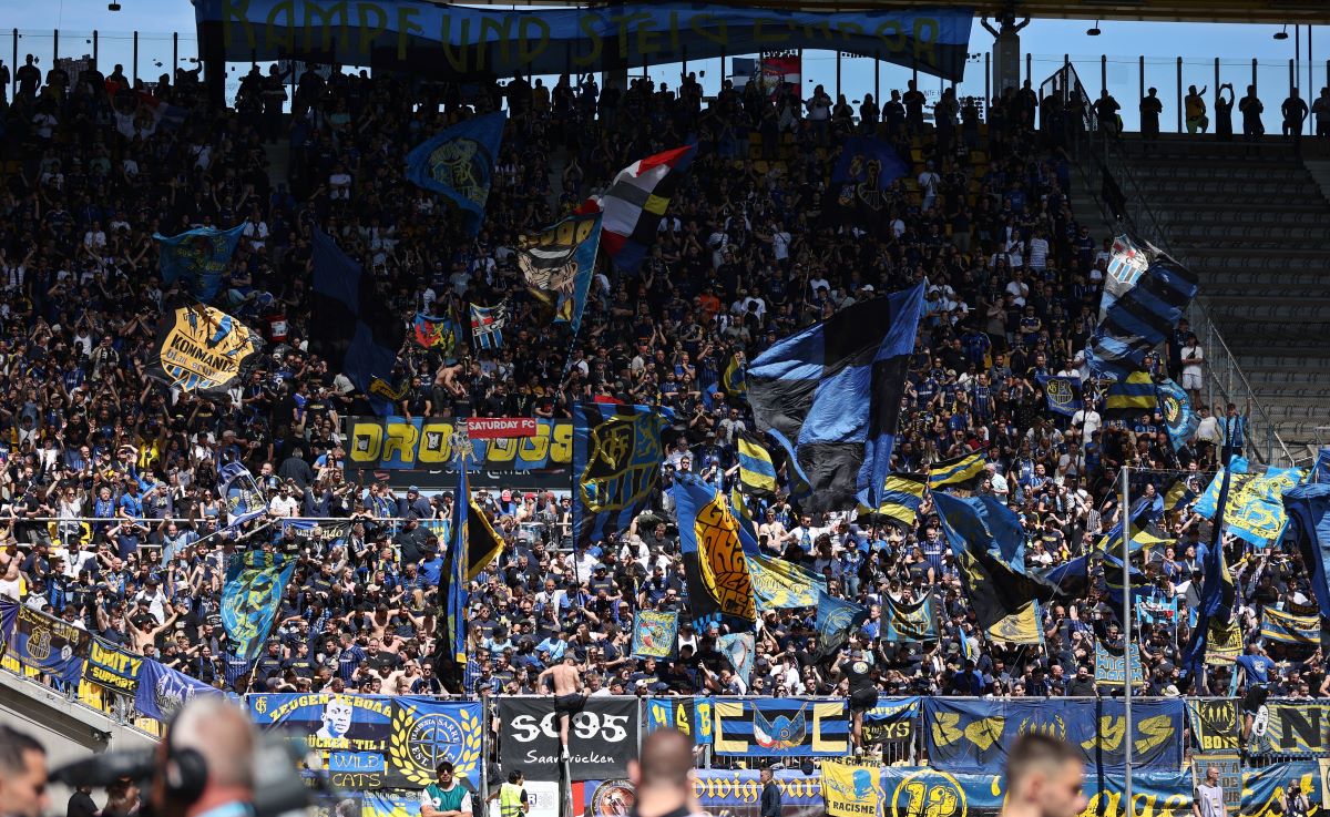 fc-saarbruecken-fans-flaggen