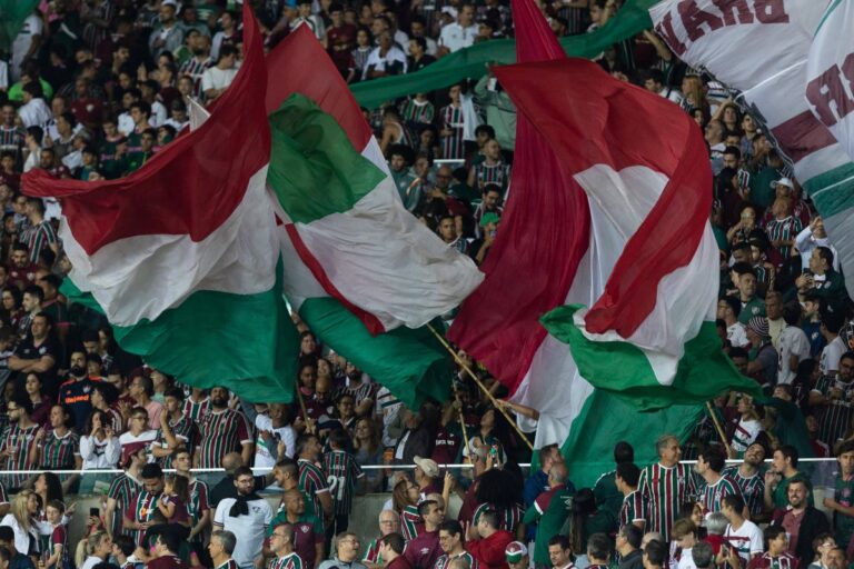 fluminense-fans-flaggen