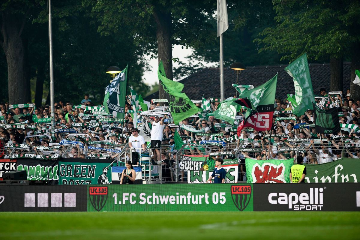 schweinfurt-fans-und-flaggen