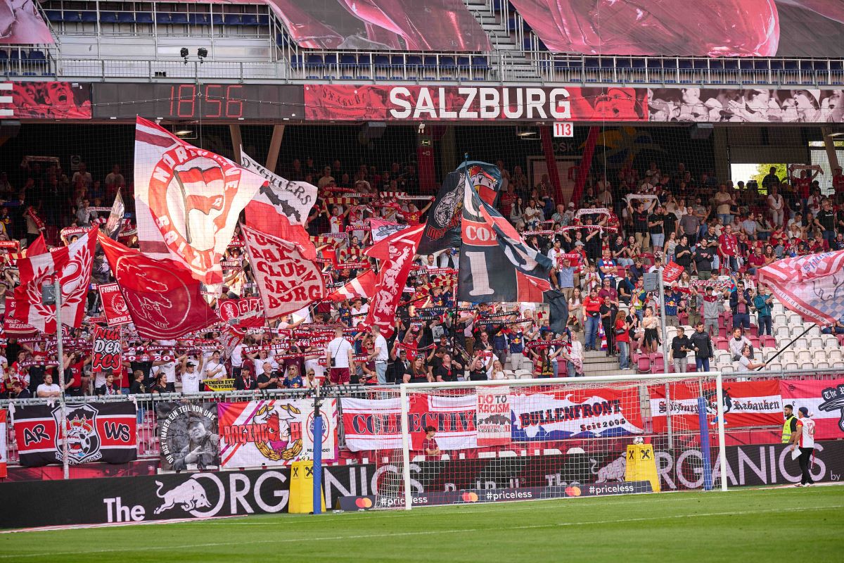 rb-salzburg-fans-flaggen