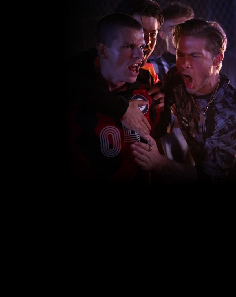 tipico-campaign-group-cheering-mobile