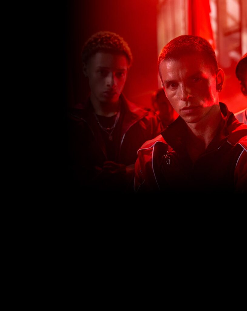 tipico-campaign-group-red-mobile