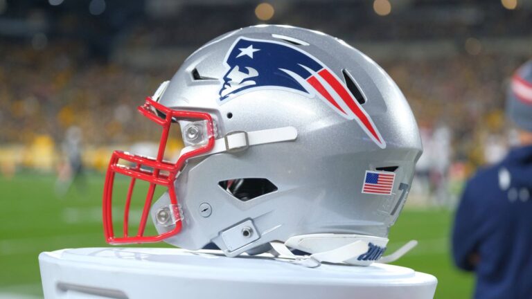 new-england-patriots-helm