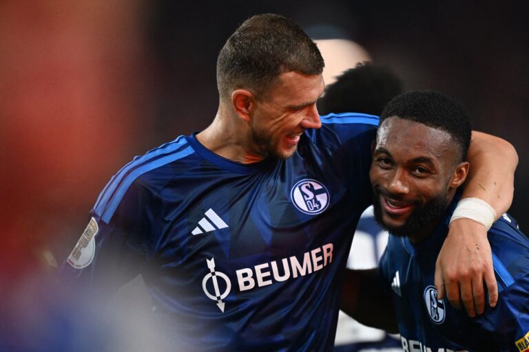 Edin Dzeko (l) traf doppelt und legte Sturmpartner Moussa Sylla einen Treffer auf.