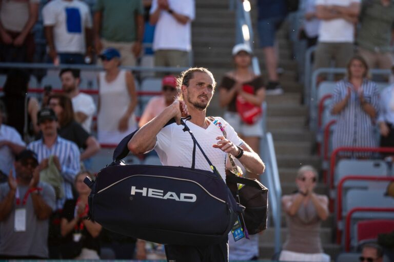 Alexander Zverev ist beim Turnier in Montreal überraschend früh gescheitert.