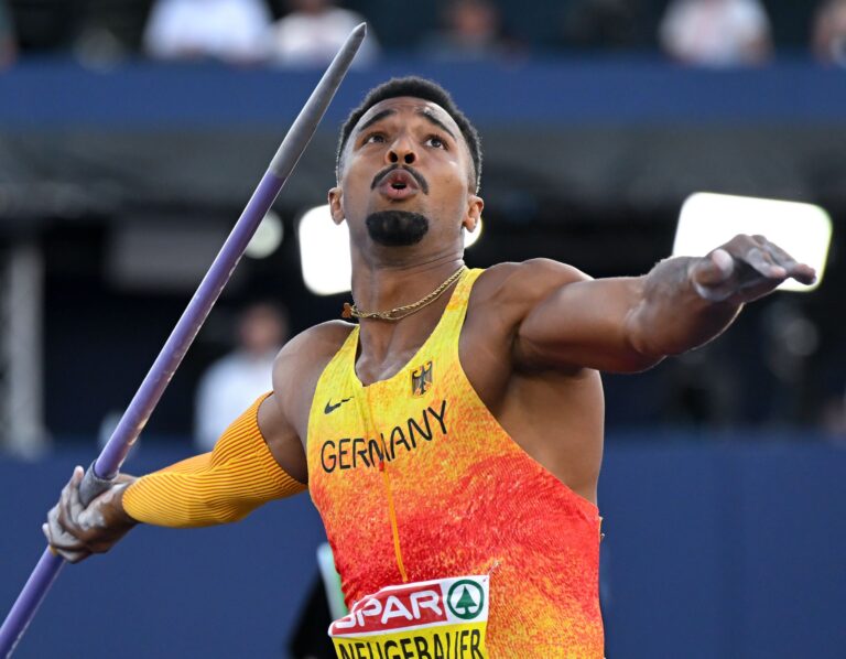 Leo Neugebauer liegt vor den 1.500 Metern in Führung.