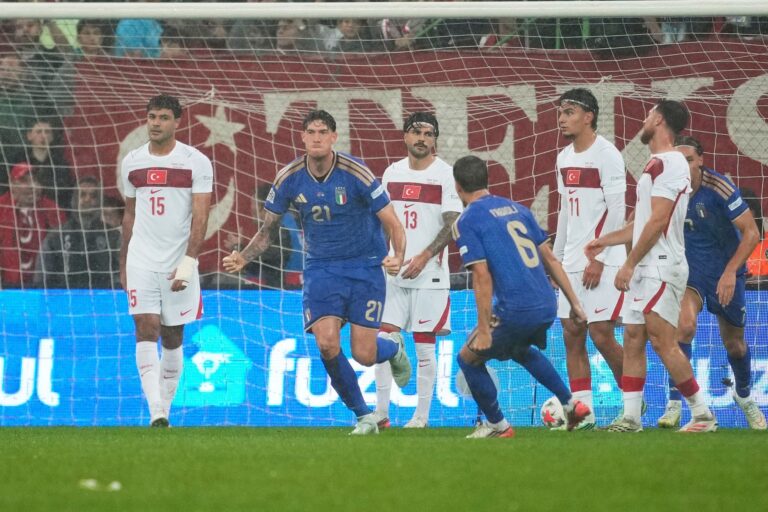 Die Italiener jubeln über ihren ersten Treffer in der Türkei.