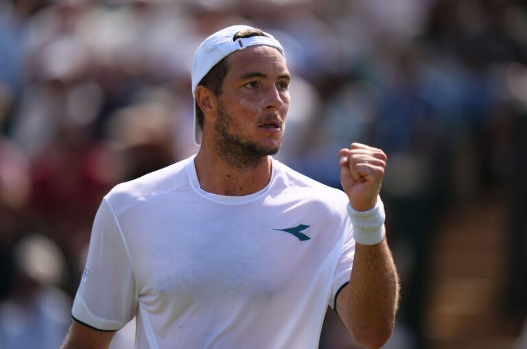 Jan-Lennard Struff steht beim Turnier in Peking im Achtelfinale. (Archivbild)