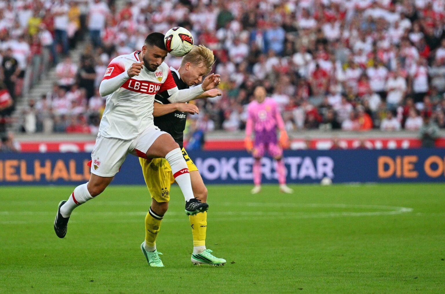 Gewohnt deutlich: VfB-Kapitän Deniz Undav (l).