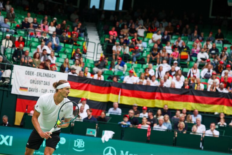 Alexander Zverev gewann im Davis Cup seine beiden Einzel.