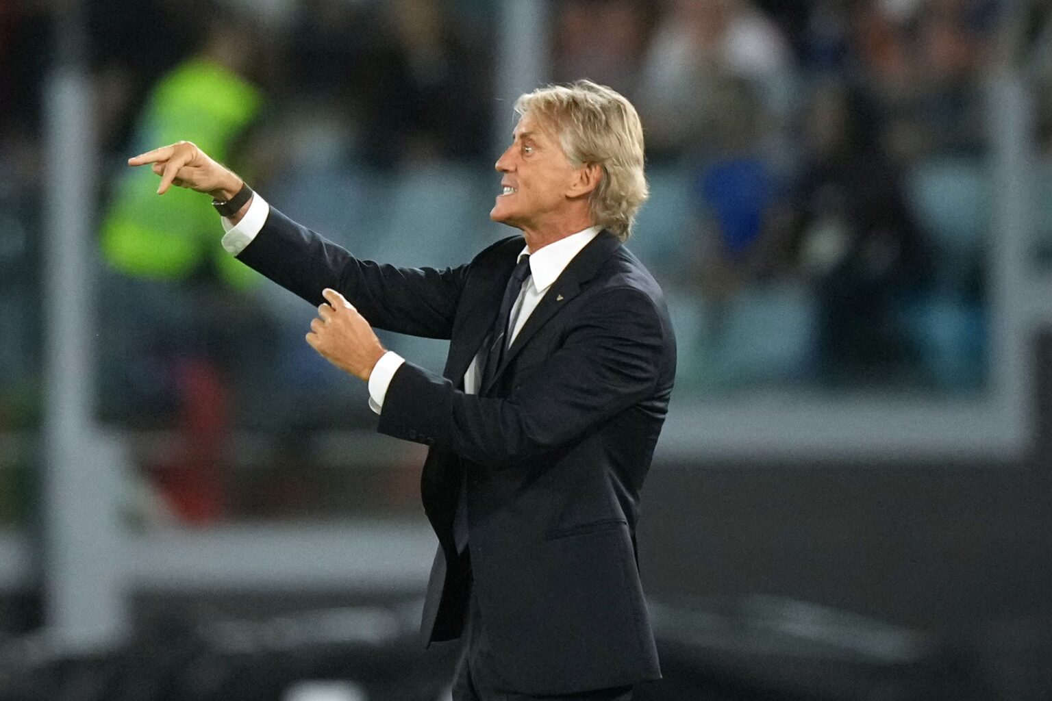 Mancinis Nationaltrainer-Comeback beginnt mit Pfiffen und einer Niederlage.