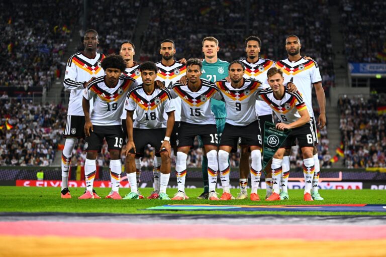 Die DFB-Elf posiert vor dem Anpfiff für das Teamfoto.