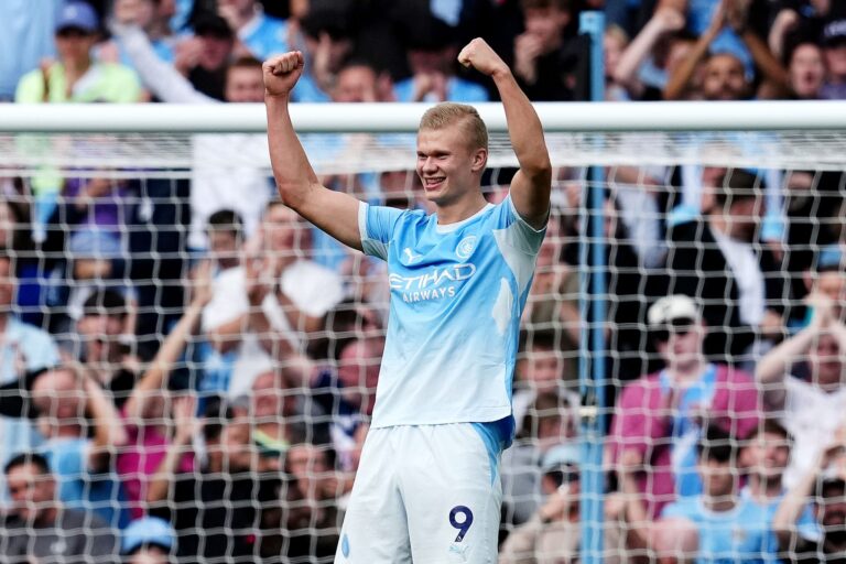 Erling Haaland hat gegen Sunderland gleich doppelten Grund zur Freude.