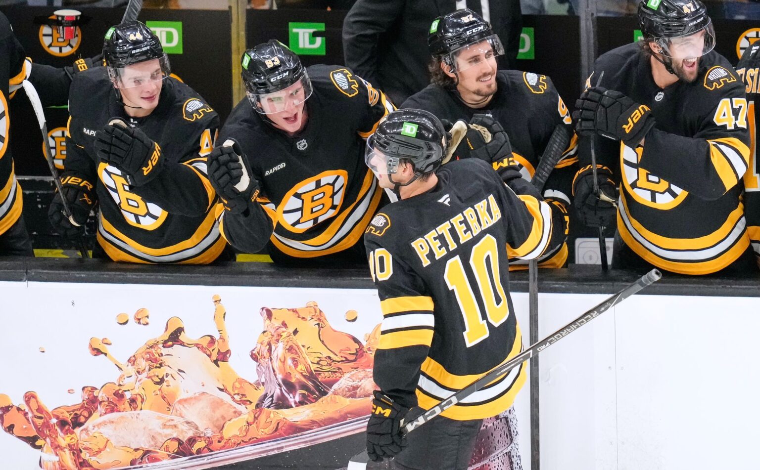 Peterka traf bei seinem Debüt für Boston zum 2:0.