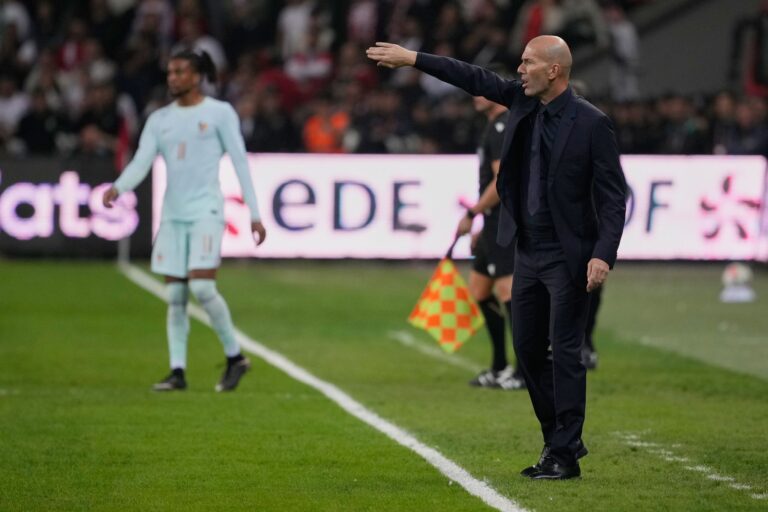 Zinedine Zidane hat sein erstes Spiel als französischer Nationaltrainer gewonnen.