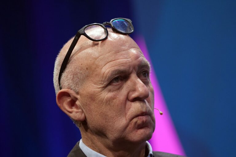 Will die Regionalliga-Reform durchsetzen: DFB-Präsident Bernd Neuendorf. (Archivbild)