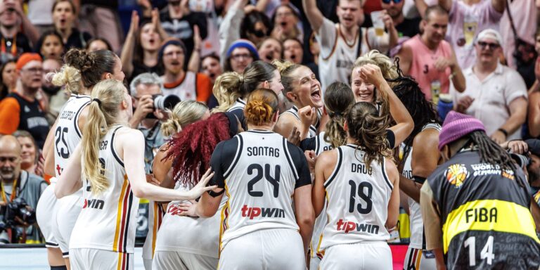 Die deutschen Basketballerinnen wollen auch gegen Belgien jubeln.