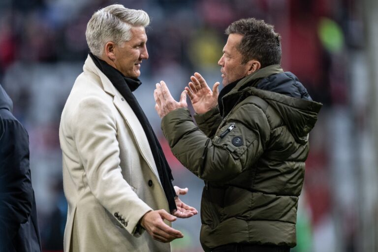 Sind sich nicht einig: Bastian Schweinsteiger (l) und Lothar Matthäus. (Archivbild)