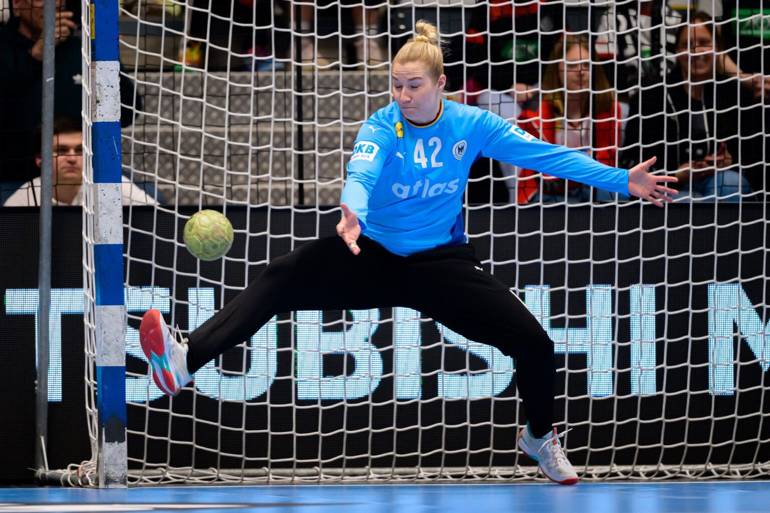 Torfrau Katharina Filter war ein starker Rückhalt der DHB-Auswahl. (Archivbild)