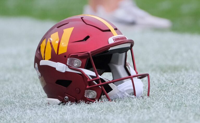 washington-commanders-helm