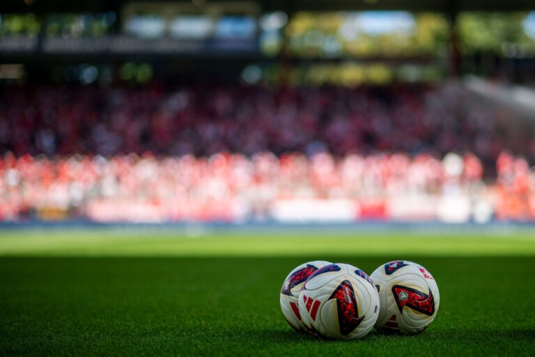 Der Ball ruht in den kommenden Wochen in der Bundesliga. (Archivfoto)