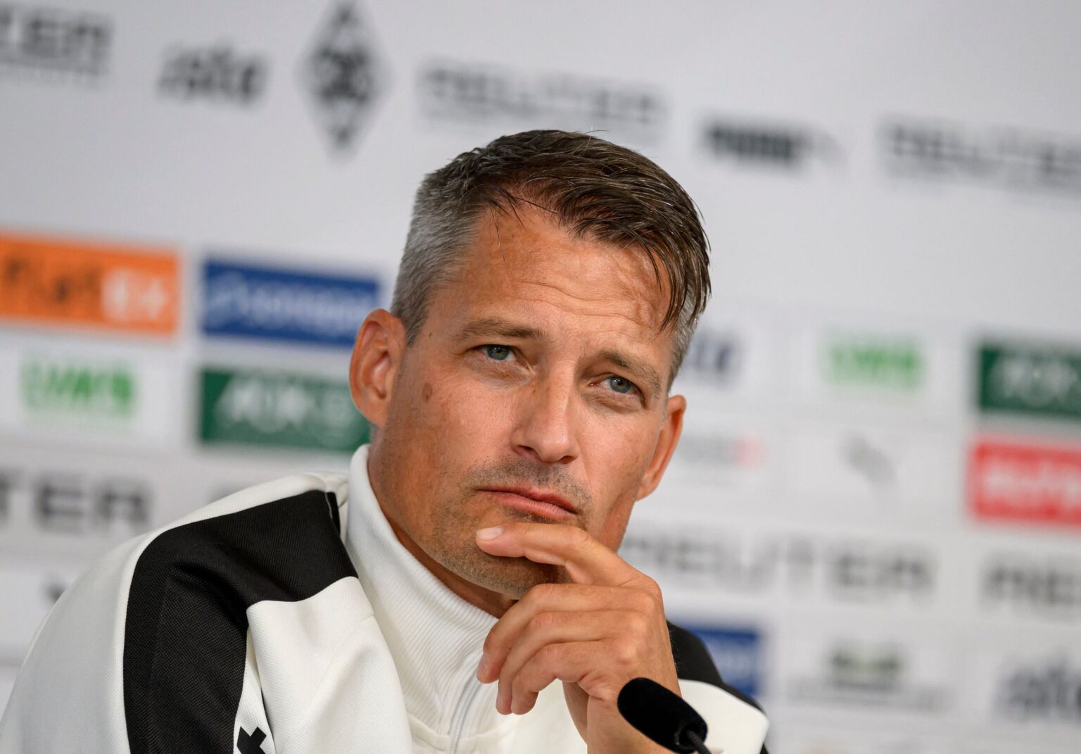Wie viel Input kann der neue Gladbach-Coach Alexander Blessin seinem Team schon vermitteln? (Archiv)