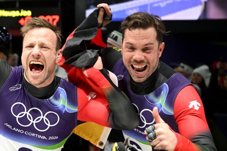 Tobias Wendl (Deutschland, r) und Tobias Arlt (Deutschland) wollen nun bis Olympia 2030 weitermachen. (Archivbild)
