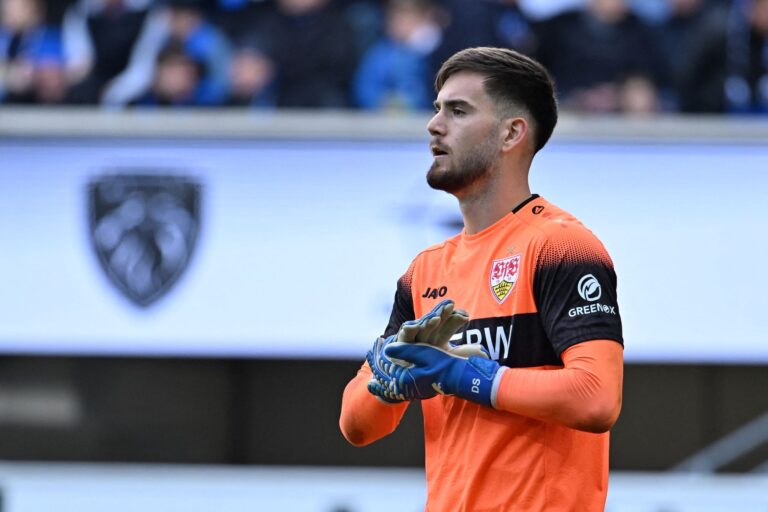 Stuttgarts Torwart Dennis Seimen feierte an alter Wirkungsstätte sein Bundesliga-Debüt.