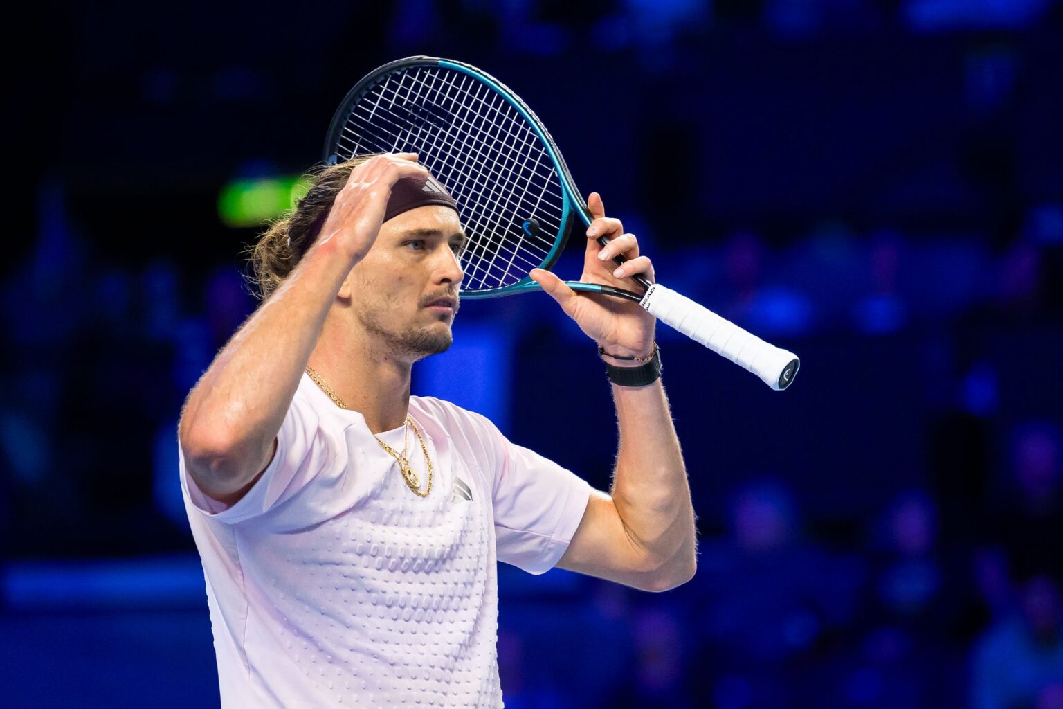 Im Halbfinale von Wien hadert Alexander Zverev immer wieder mit den Bällen.