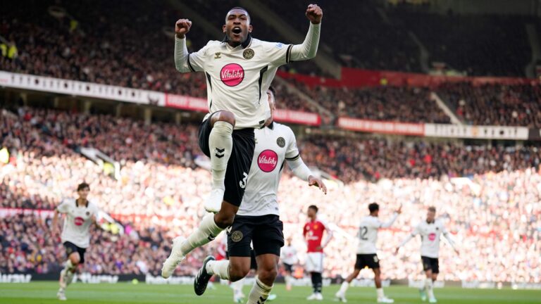 Der AFC Bournemouth stürzt Manchester United noch tiefer in die Krise.