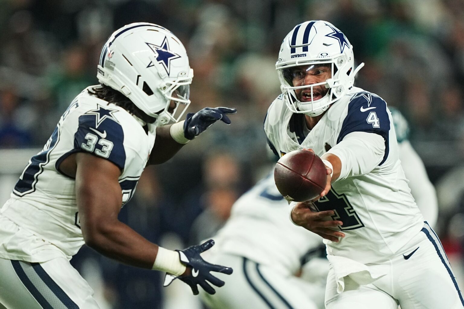Cowboys-Quarterback Dak Prescott (r.) hatte das Spiel fest im Griff.