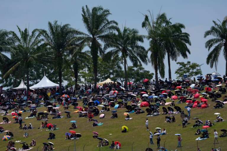 Die Abreise ist für die Fans in Malaysia eine große Herausforderung.