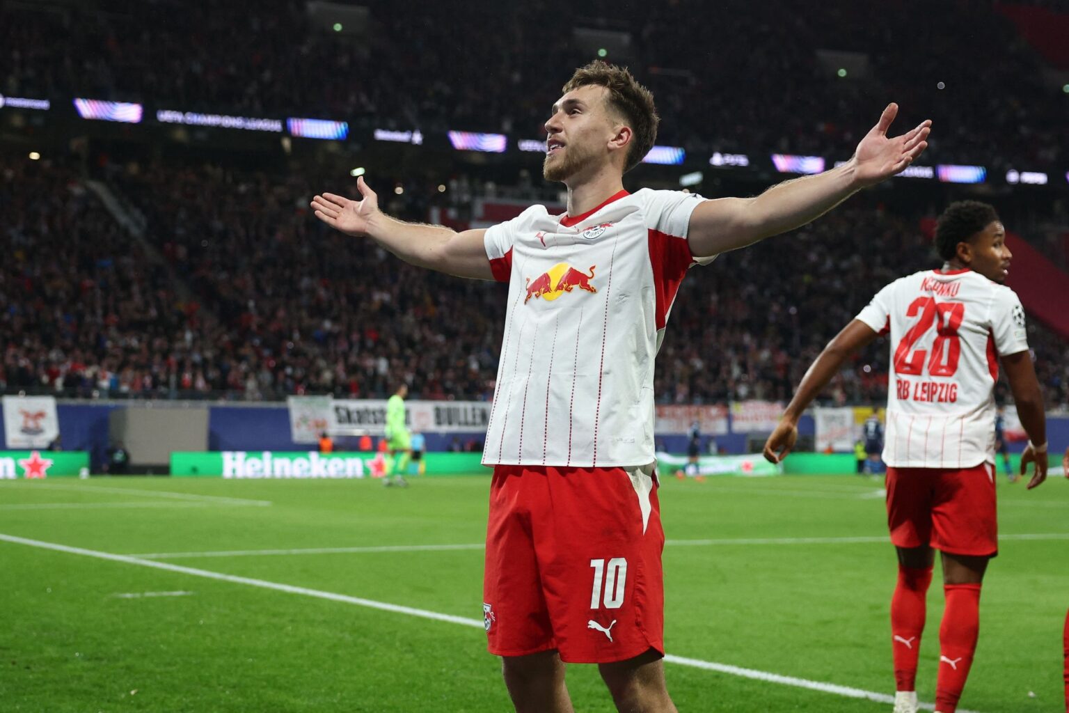 Brajan Gruda jubelt nach dem Treffer zum 1:0.