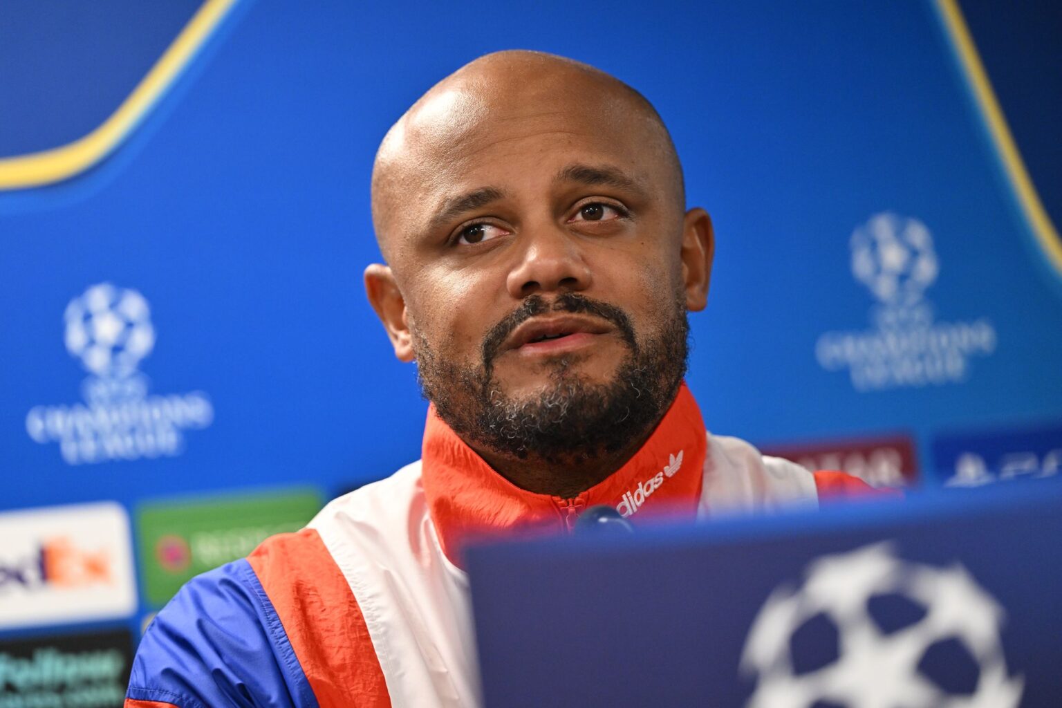 Vincent Kompany erklärt, warum Neuer nicht von Beginn an spielen kann.