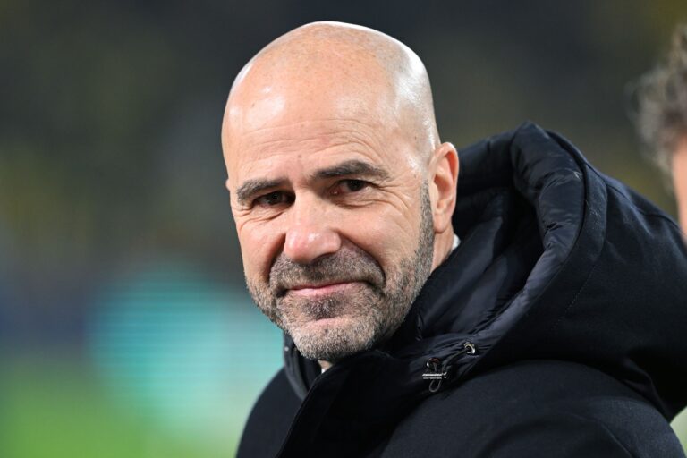 Trainer Peter Bosz von PSV Eindhoven will in Leipzig punkten. (Archivbild)