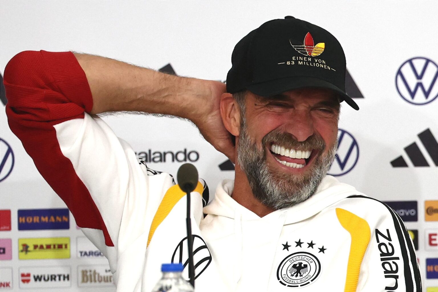 Hatte viel Spaß bei der Kids-Pressekonferenz des DFB: Bundestrainer Jürgen Klopp. (Archivbild)