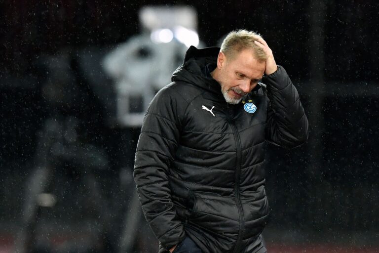 Thorsten Fink ist seinen Job in der Türkei los. (Archivbild)